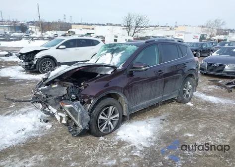 2017 Toyota Rav4 Xle z USA, uszkodzony, nr VIN 2T3RFREV8HW609634